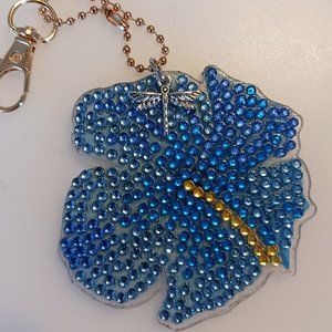 Flower keychain dragonfly charm
